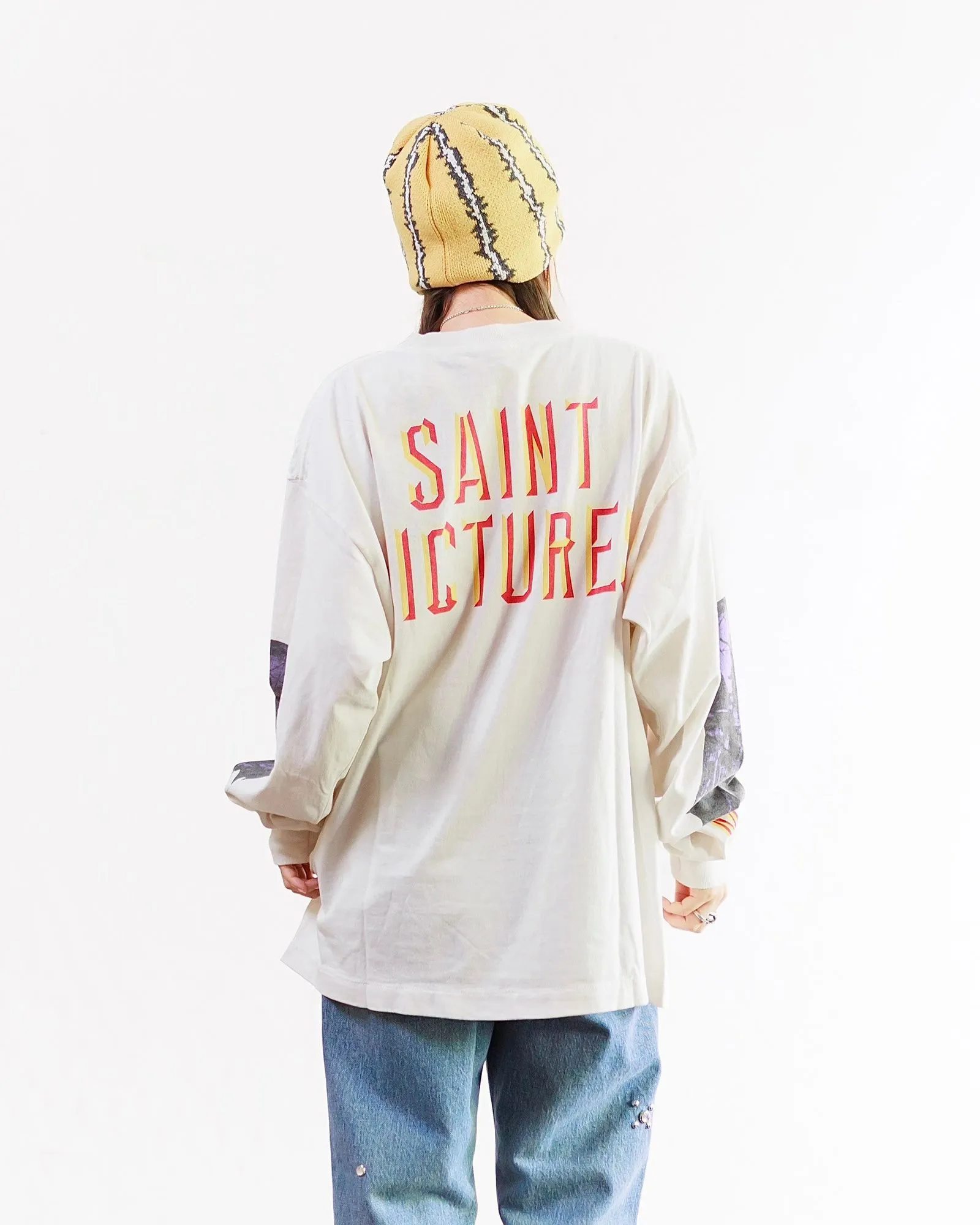 SAINT Mxxxxxx SAINT PICTURES L/S TEE/WHITE Columbia Pictures SAINT Goddess Long Sleeve Off-White S-XL Pays tribute to the Columbia Pictures Title Goddess. Full of fun. Ready-made clothes are washed. The texture is soaring. Authentic level printing is restored. Look for cylindrical seamless fabrics. It is almost meaningless if it is not a cylindrical fabric.